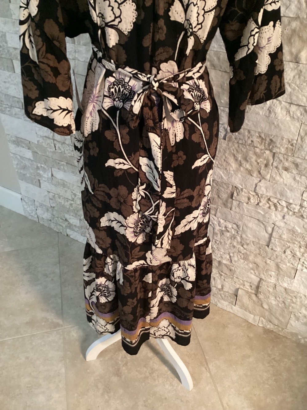 Sofia by Sofia Vergara Tie-Back Dress with Wide Sleeves (NWT) - Picture 8 of 13